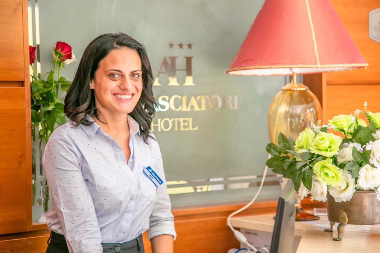 Hotel Ambasciatori 벨레지아아지마리나 외부 사진
