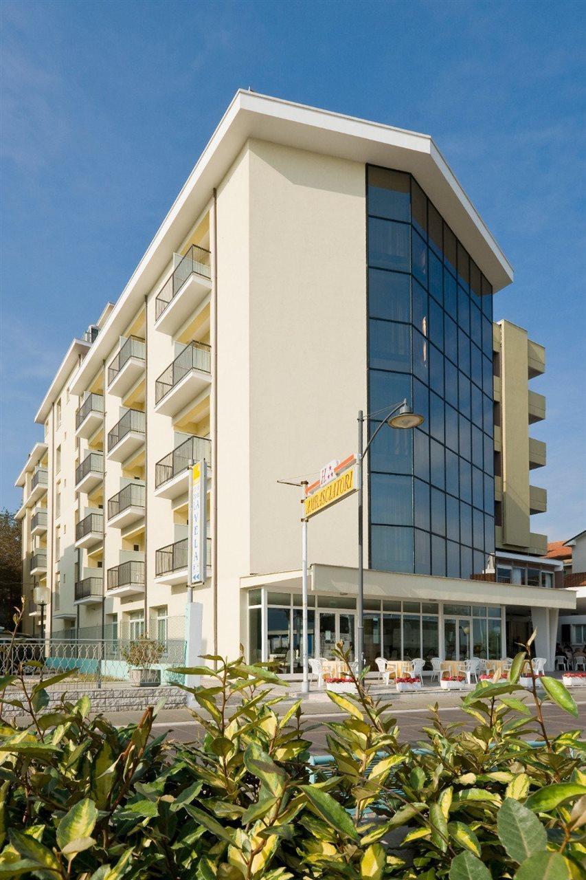Hotel Ambasciatori 벨레지아아지마리나 외부 사진