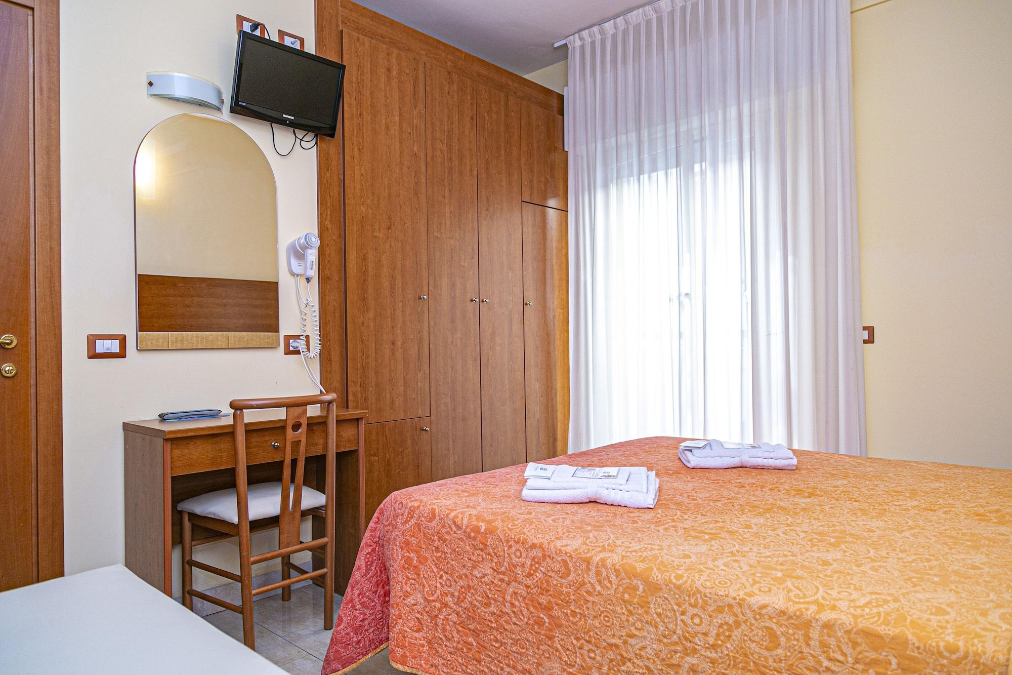 Hotel Ambasciatori 벨레지아아지마리나 외부 사진
